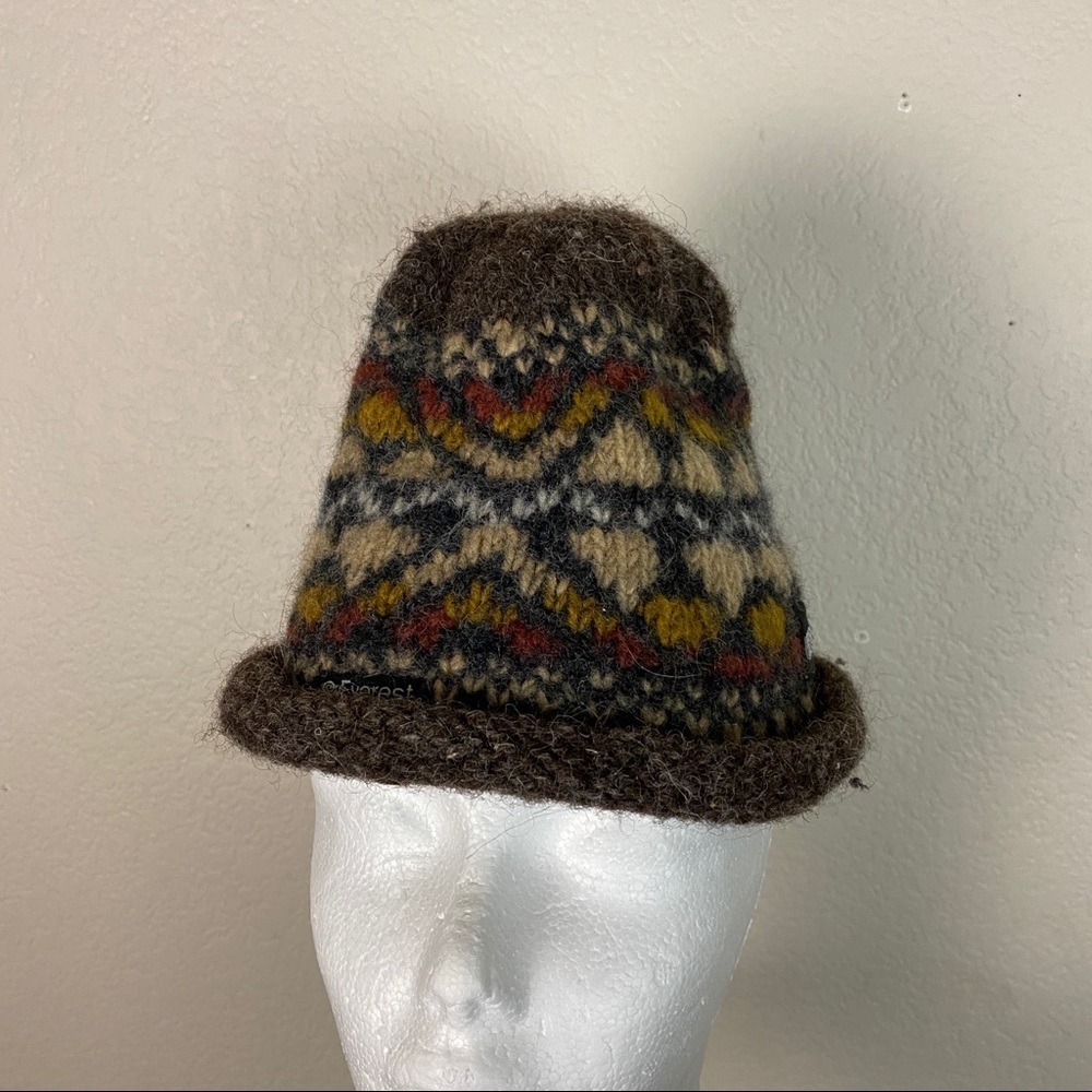 Everest Beanie Hand Made Wool Baby Size - Picture 1 of 6